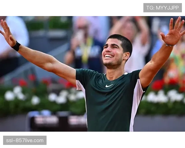 巴塞罗那公开赛：阿尔卡拉斯与德米纳尔激战三小时，挽救赛点惊险晋级